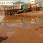 Drame de la route à Yaoundé : Un camion écrase un taxi, plusieurs passagers coincés